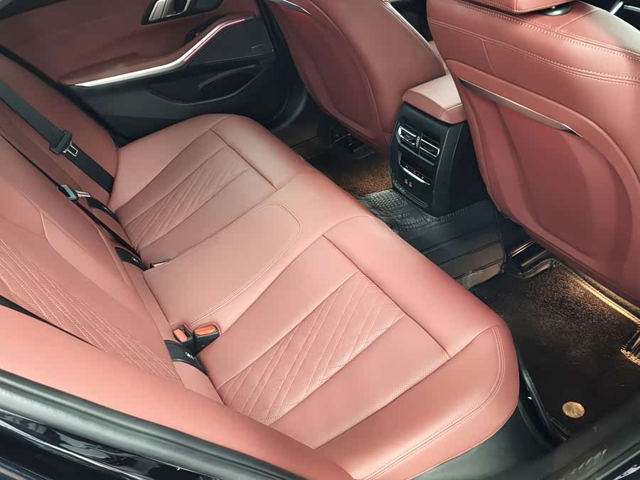 BMW 3 Series 2023, фото 4