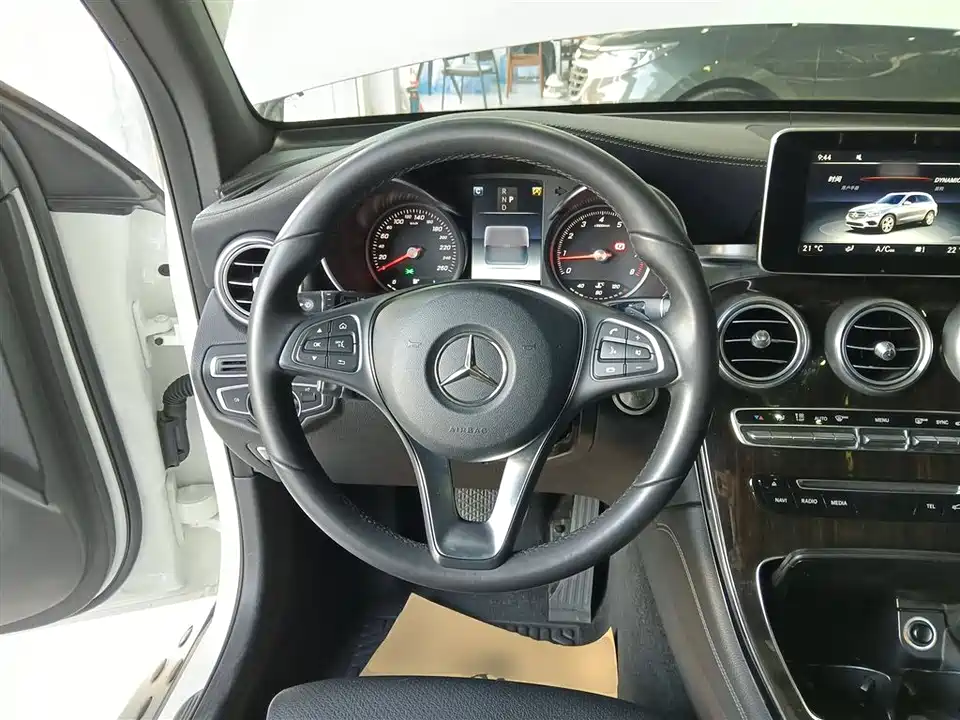 Mercedes-Benz GLC Mercedes-Benz GLC