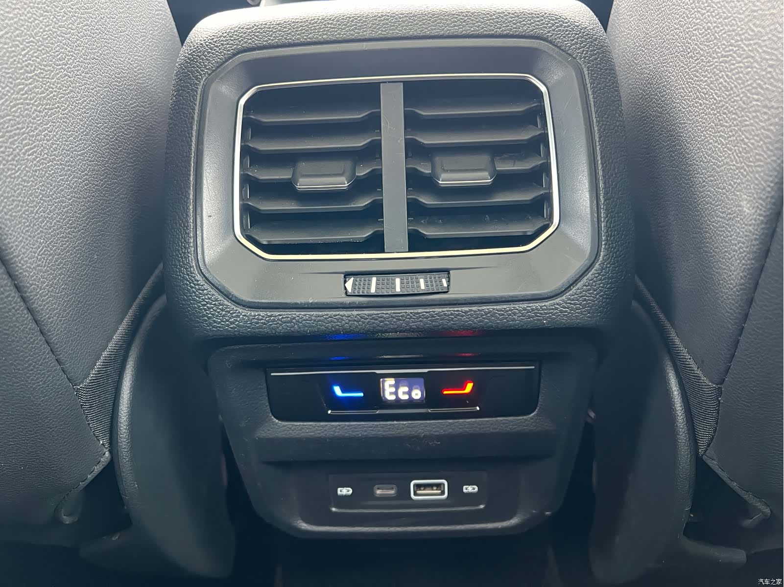 Volkswagen Tiguan L, 2022 10