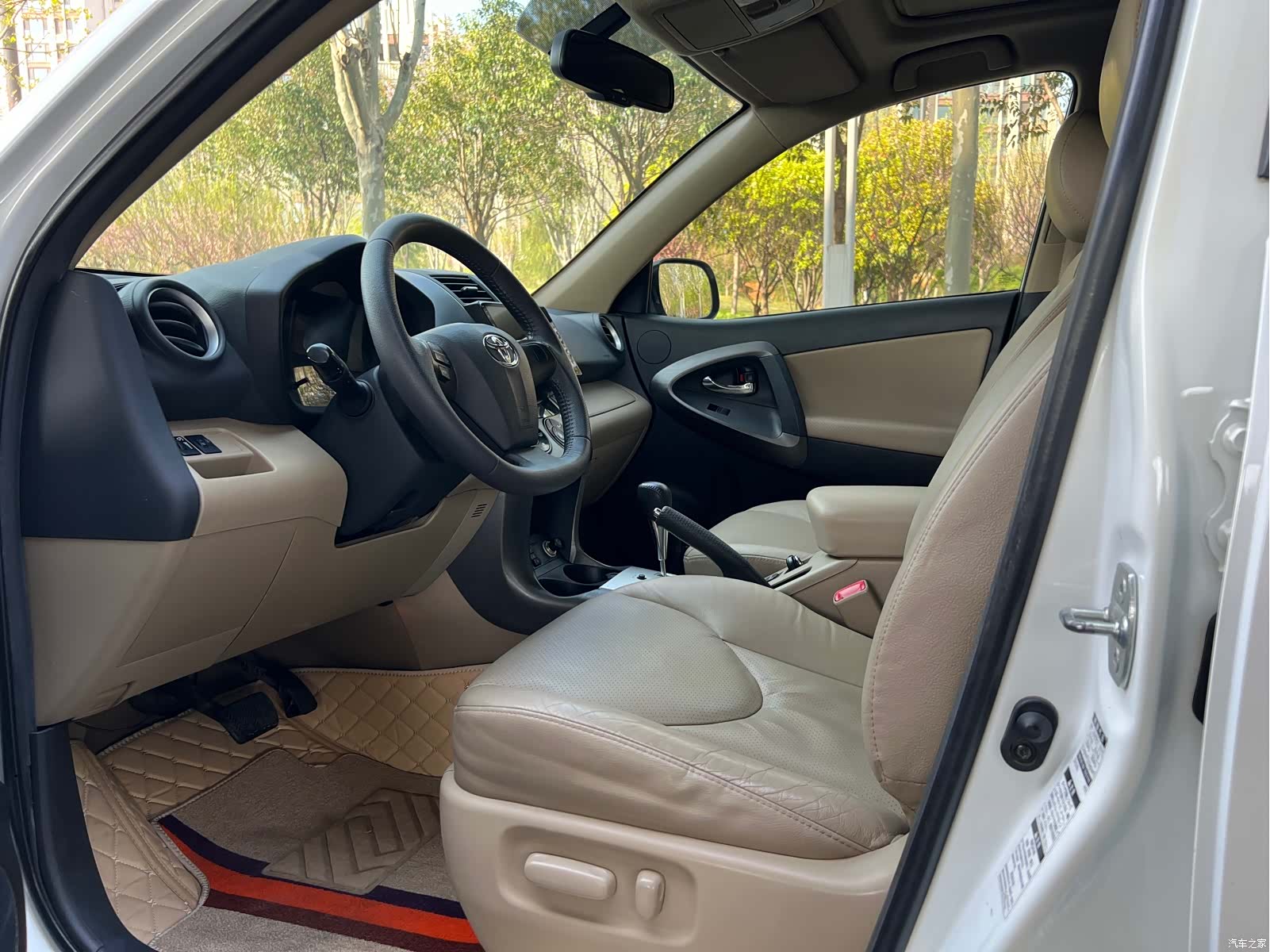 Toyota RAV4, 2012 7