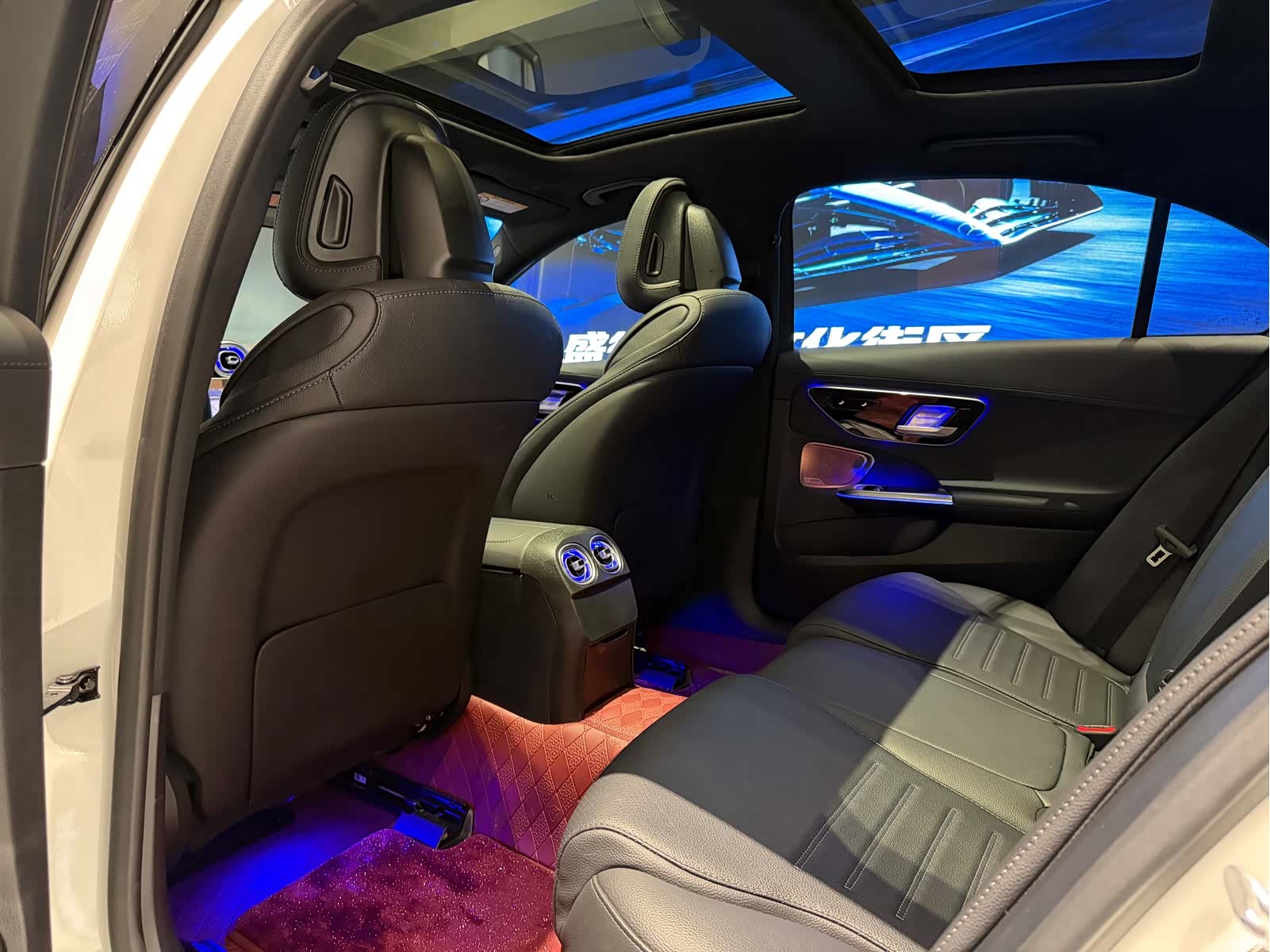 Mercedes-Benz C-Class, 2025 9