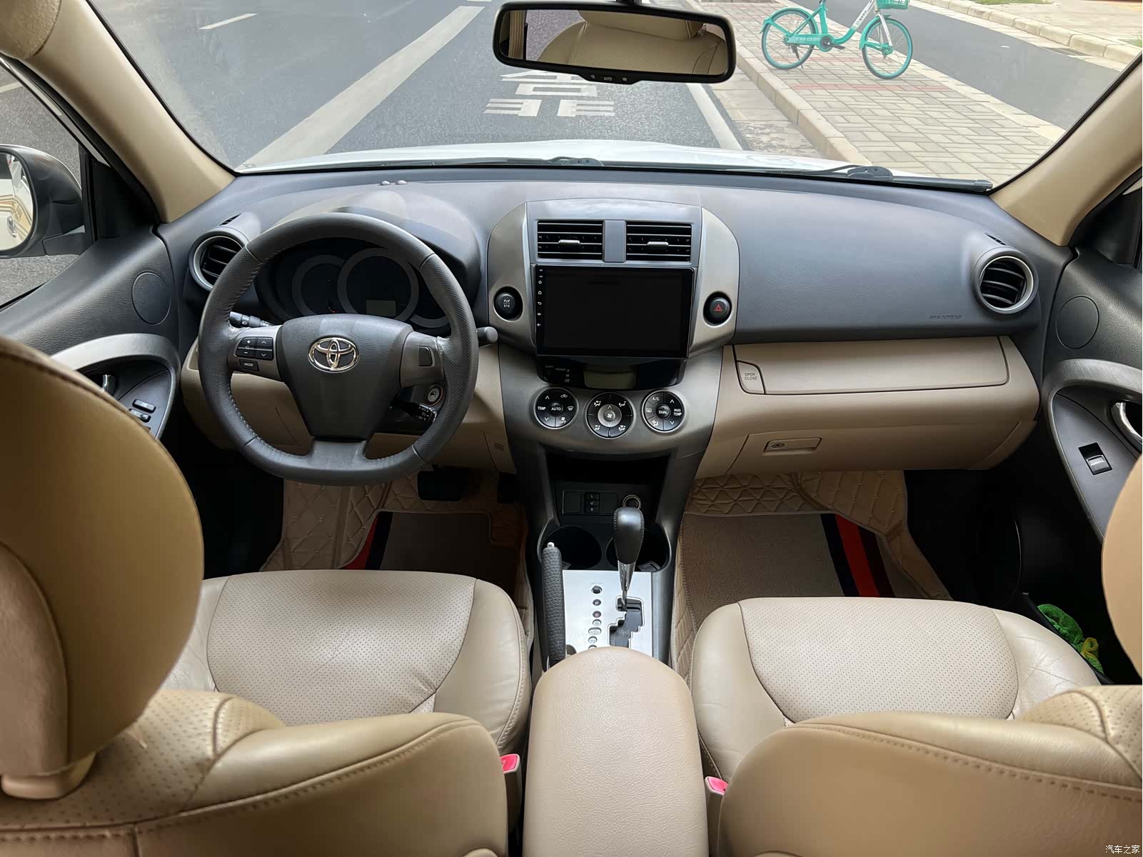 Toyota RAV4, 2012 15