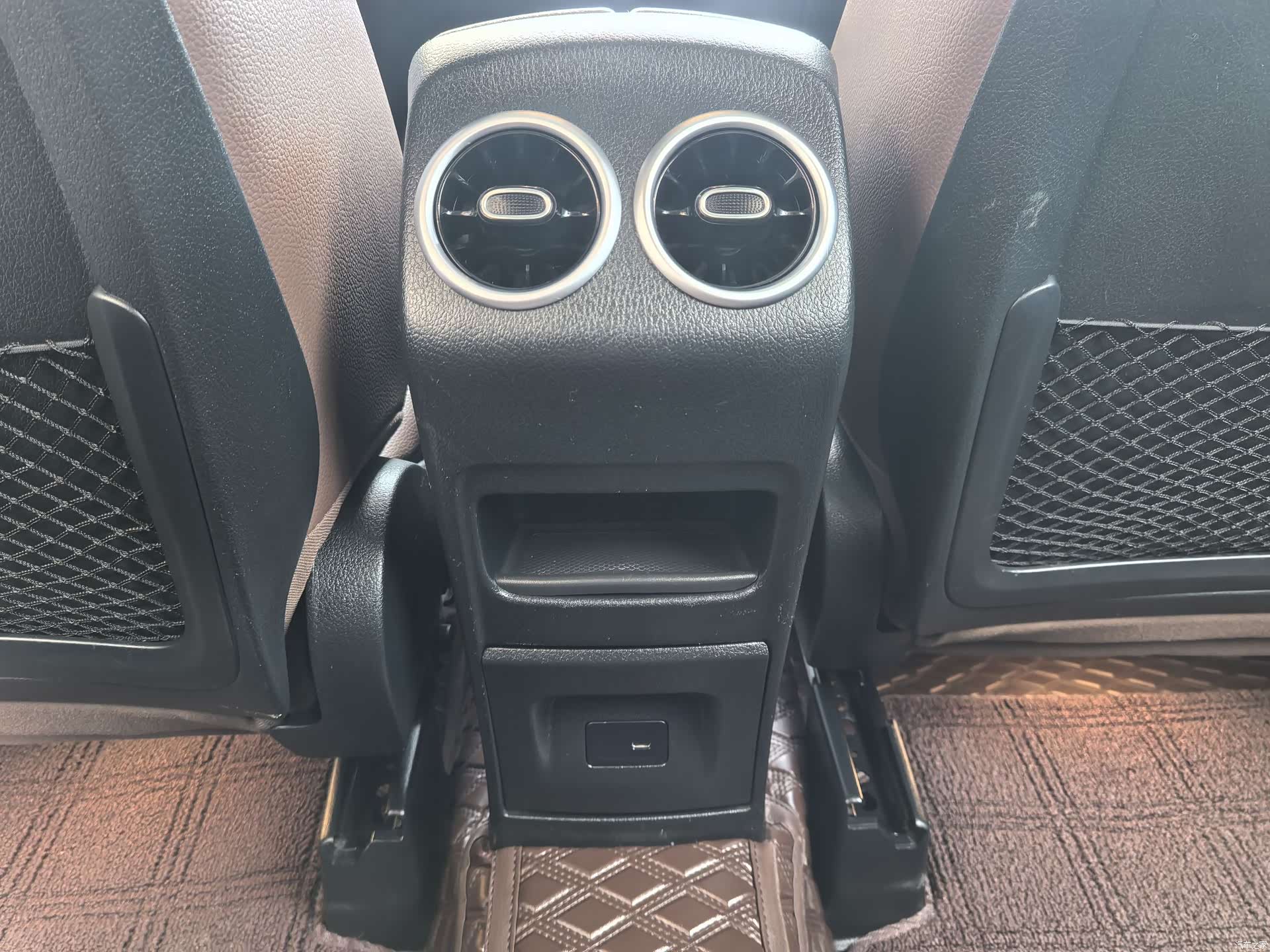 Mercedes-Benz GLB, 2022 29