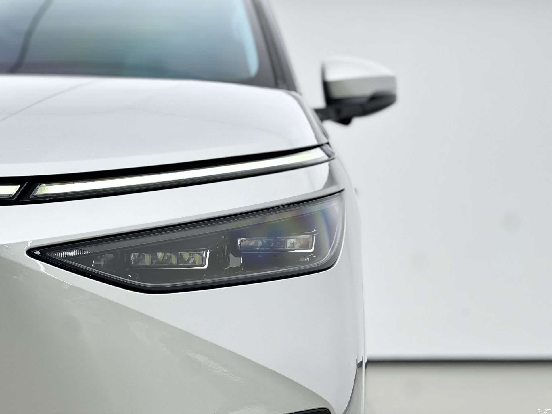 Xpeng X9, 2025 18