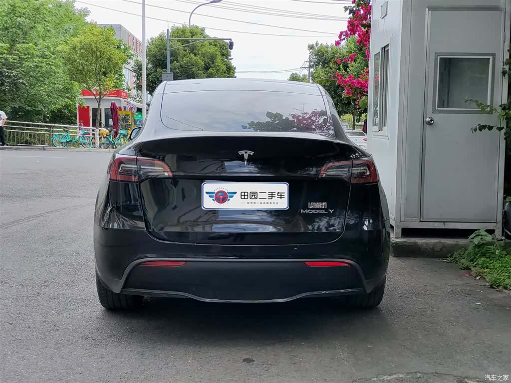 Tesla Model Y, 2021 все фото
