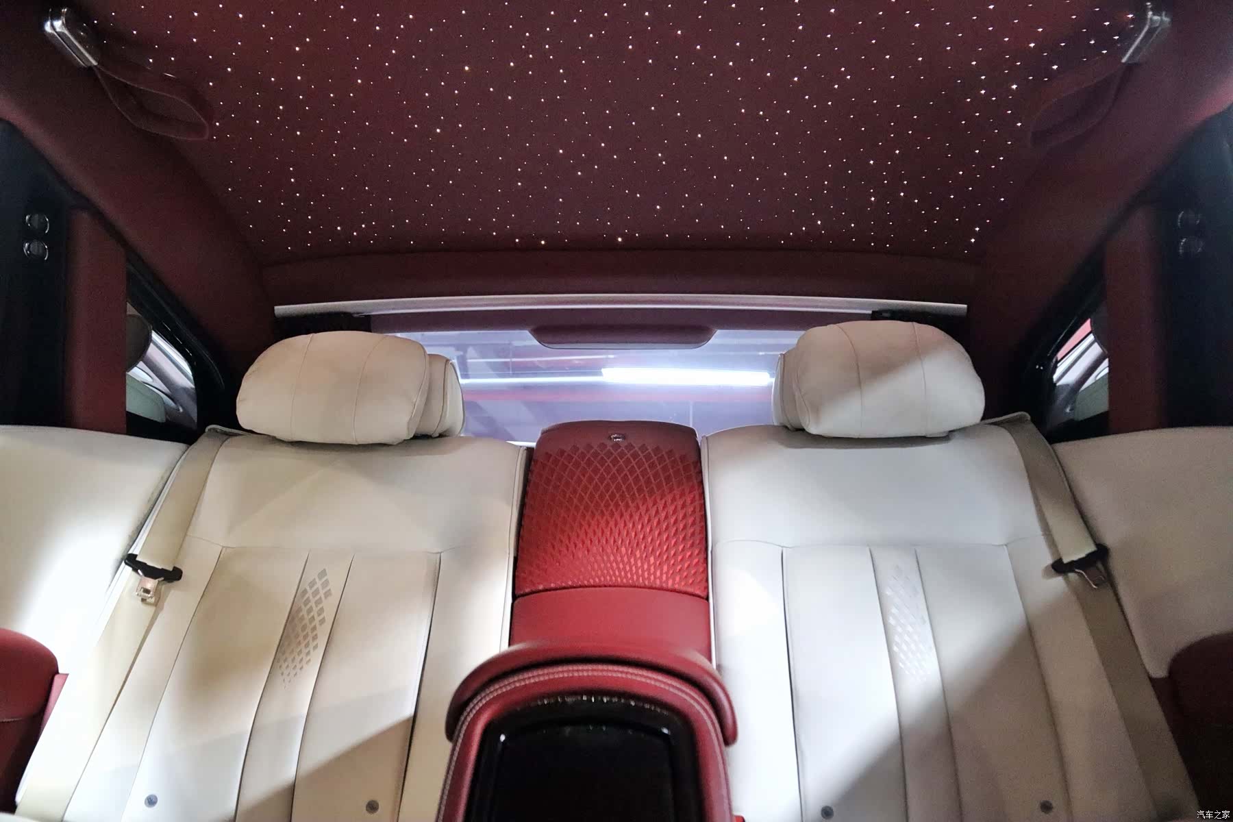 Rolls-Royce Phantom, 2016 9