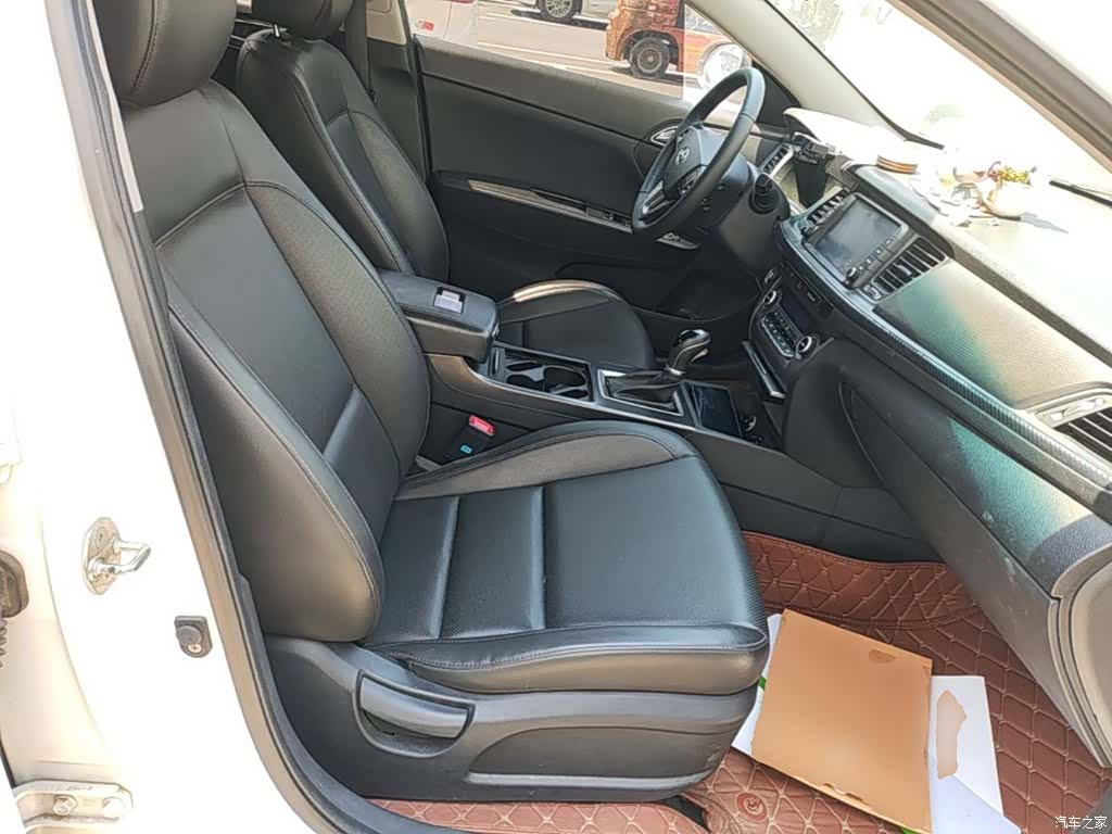 Hyundai DLX, 2017 25