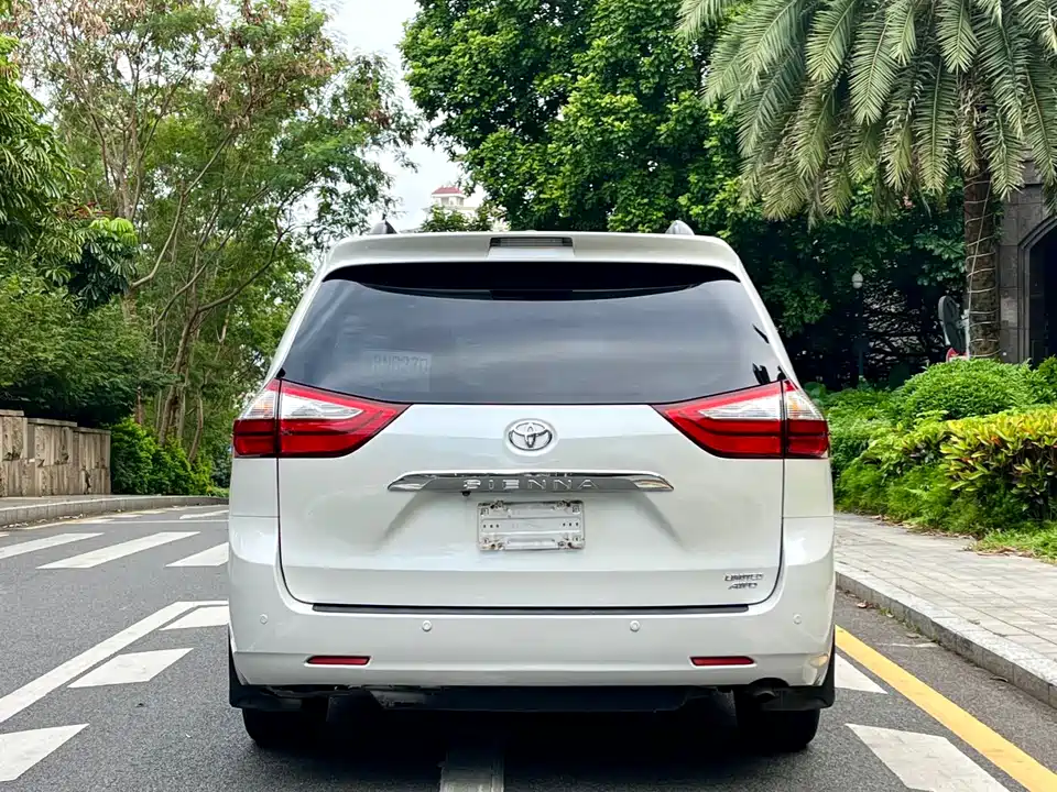 Toyota SIENNA