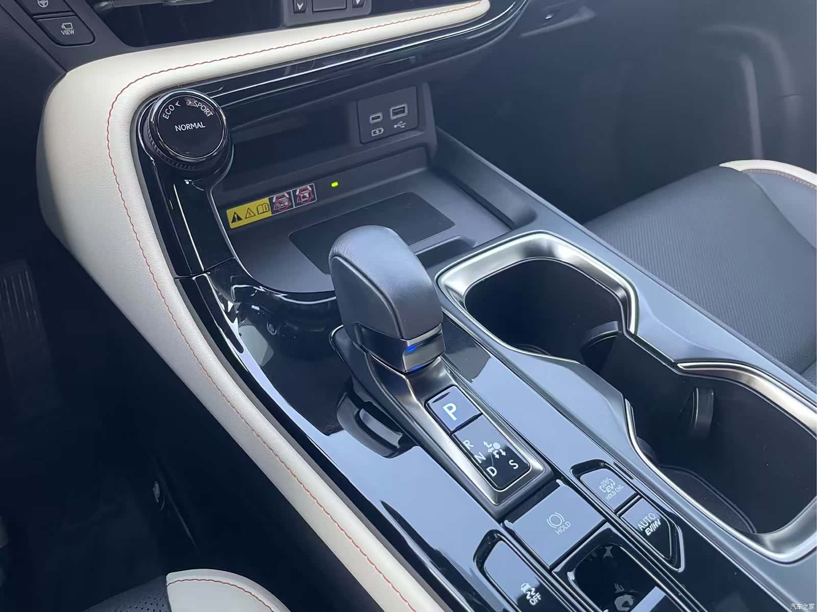 Lexus NX, 2022 3