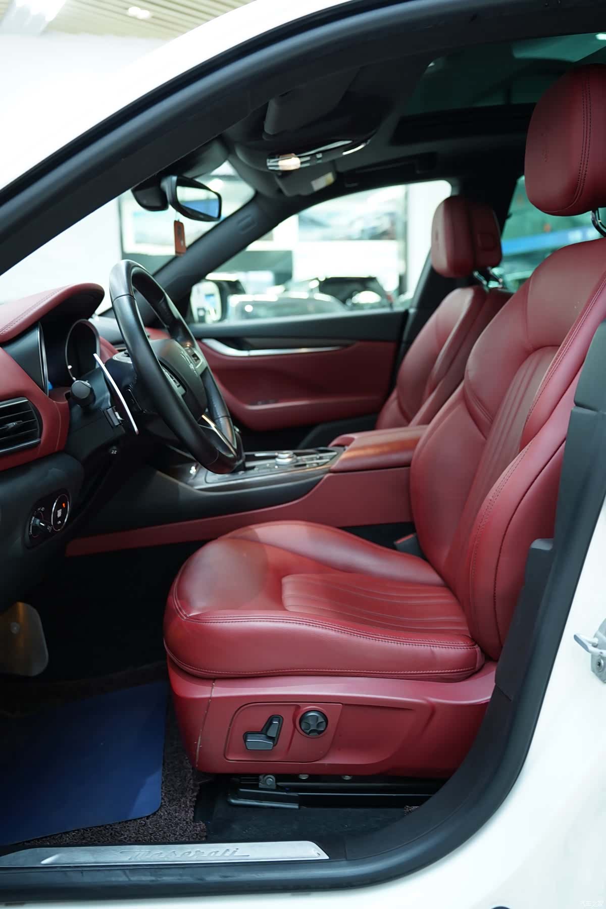Maserati Levante, 2017 4