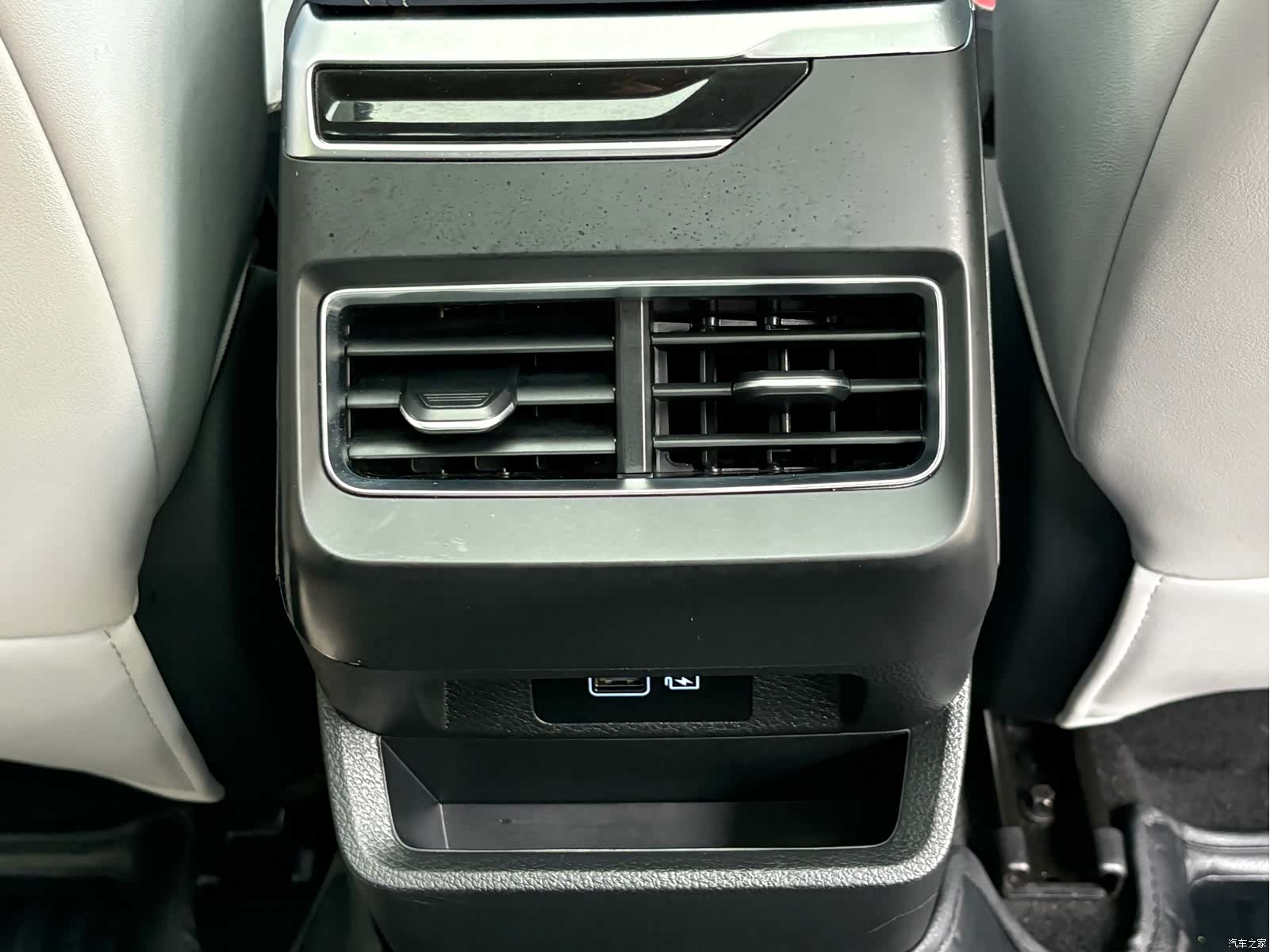 Geely Preface, 2022 15