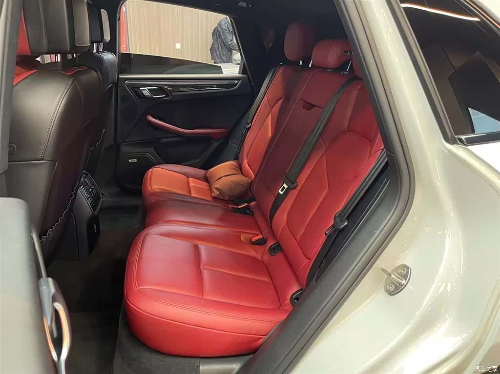 Porsche Macan, 2018 все фото