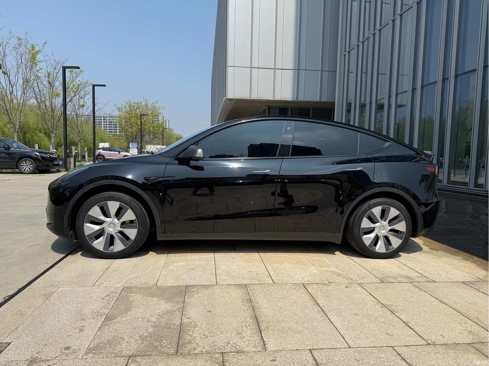 Tesla Model Y, 2023 все фото