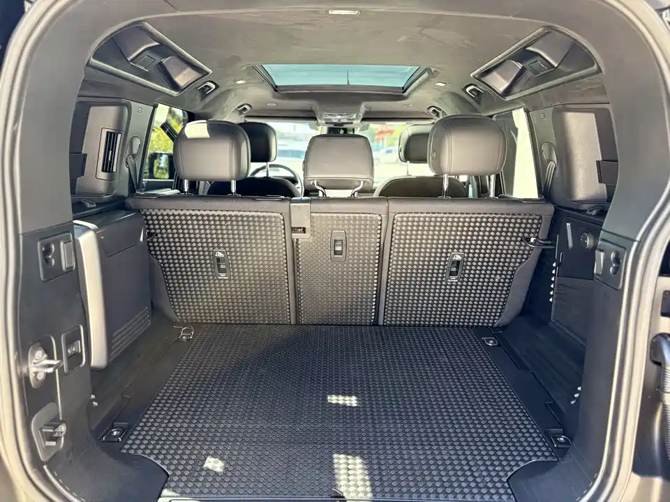 Land Rover guard