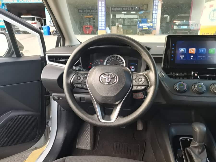 Toyota Corolla 2023, фото 10