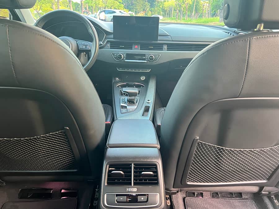 Audi A4L 2022, фото 14