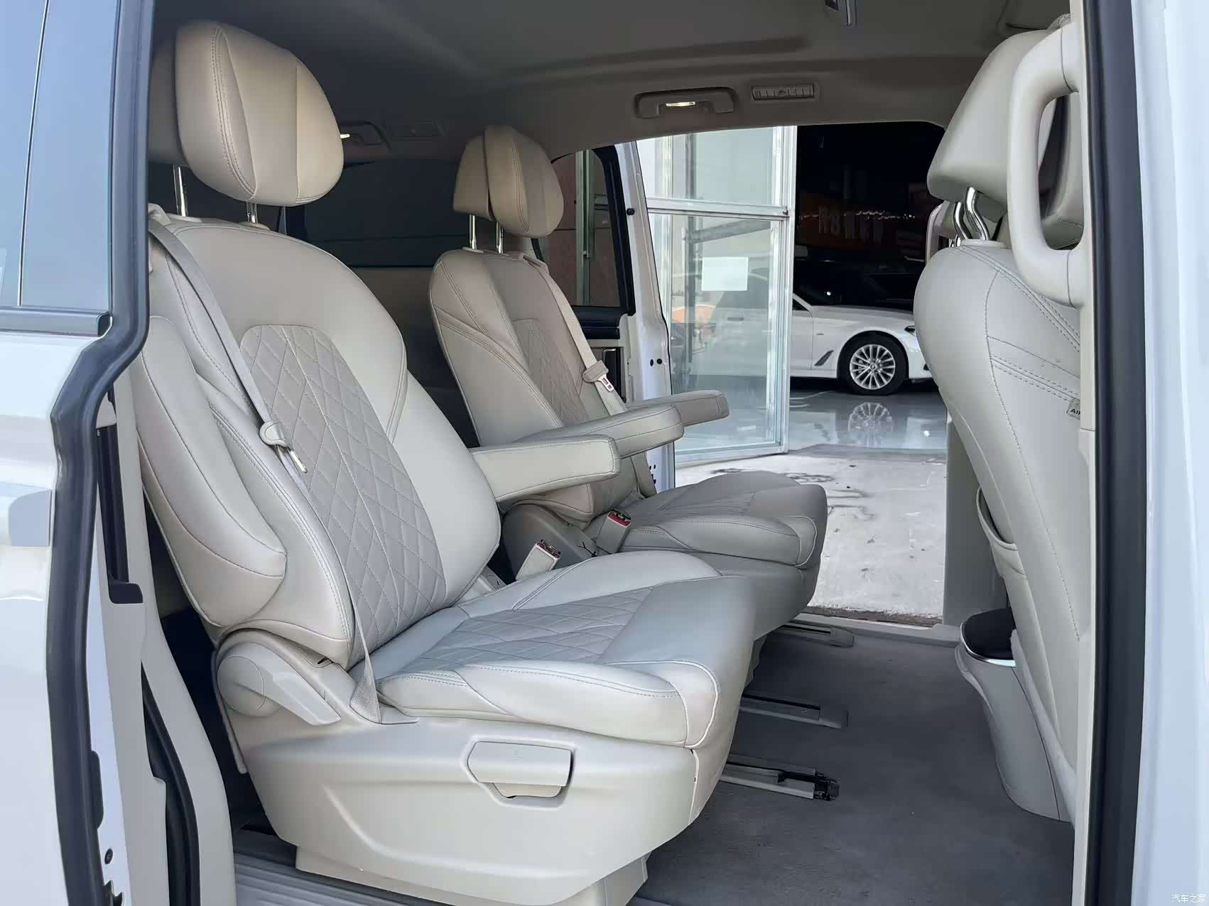 Buick GL8, 2023 9