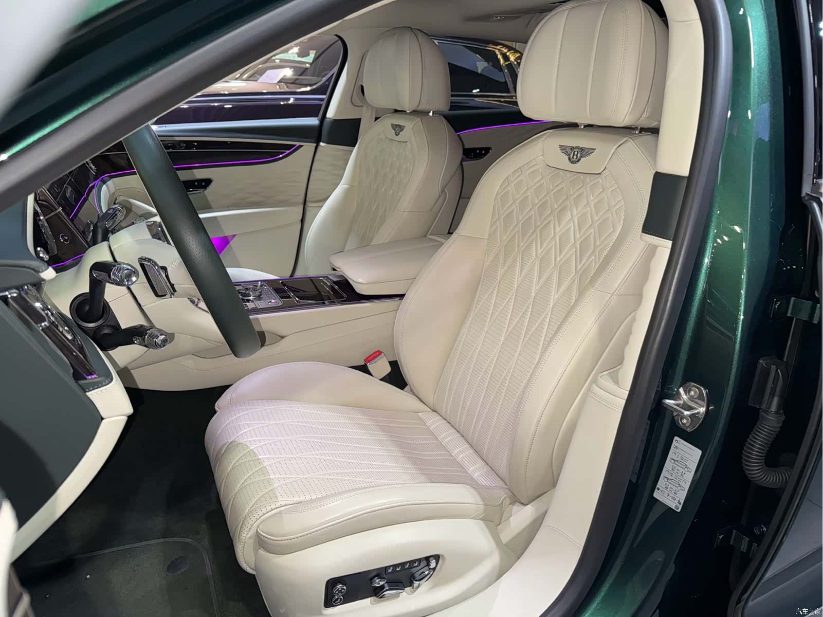 Bentley Flying Spur, 2021 14