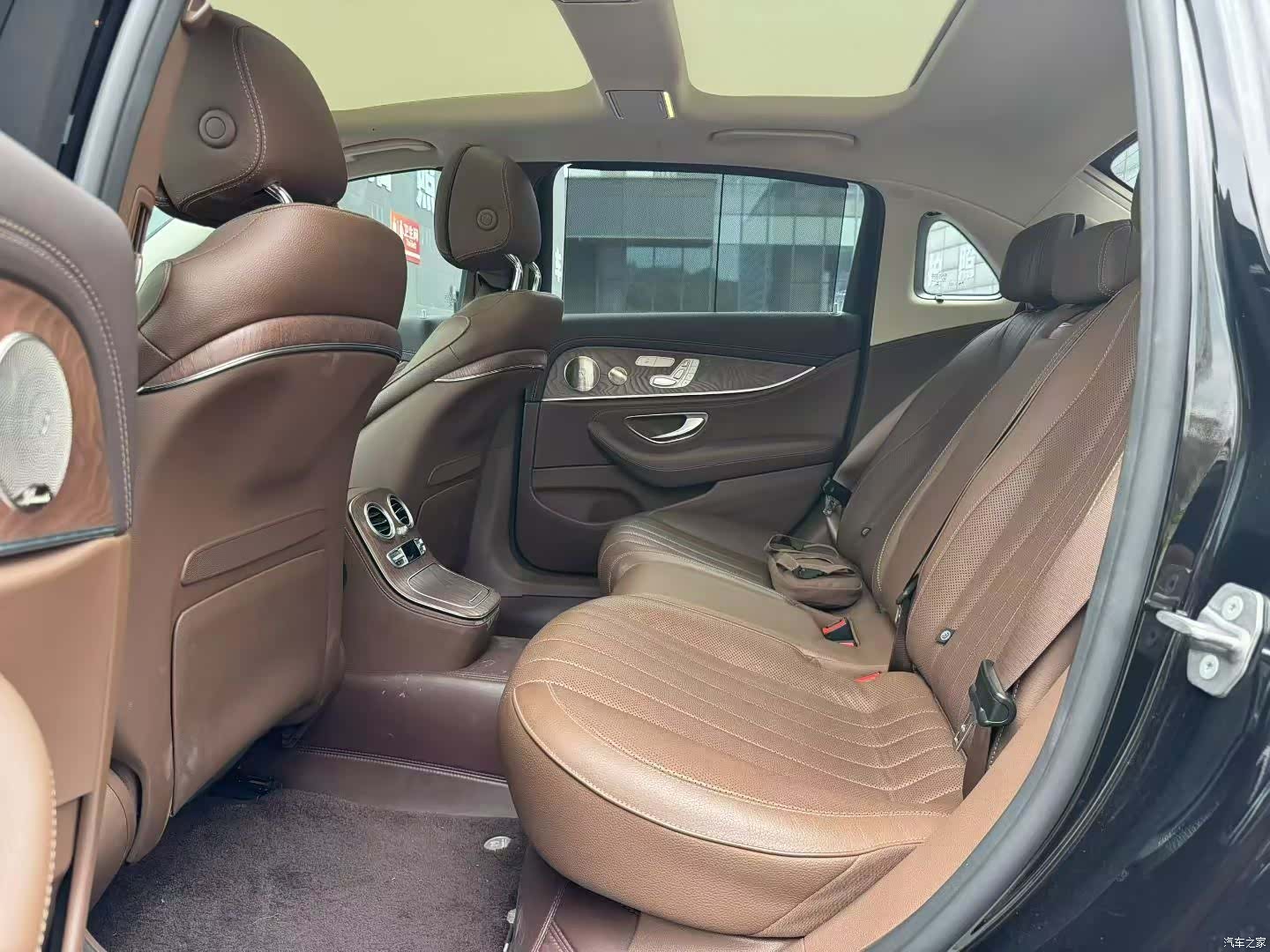 Mercedes-Benz E-Class, 2022 6
