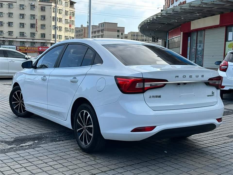 Roewe i5