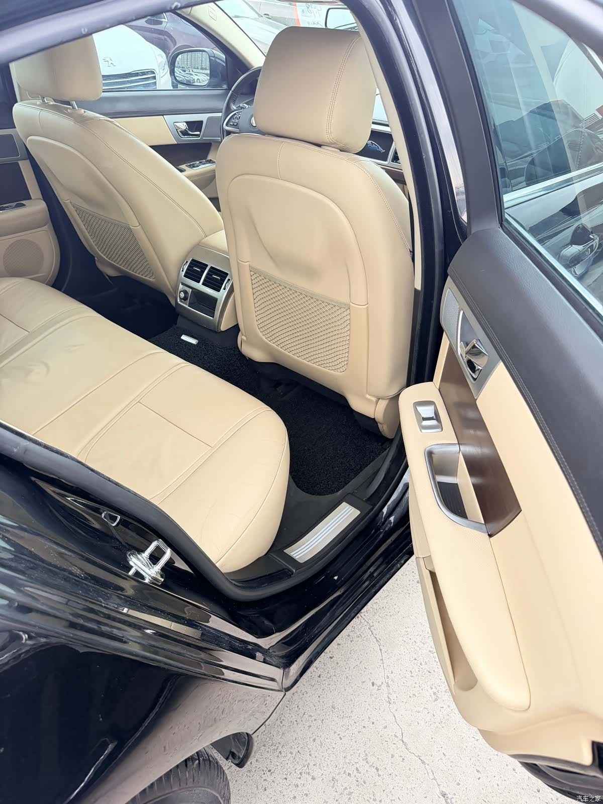 Jaguar XF, 2015 13