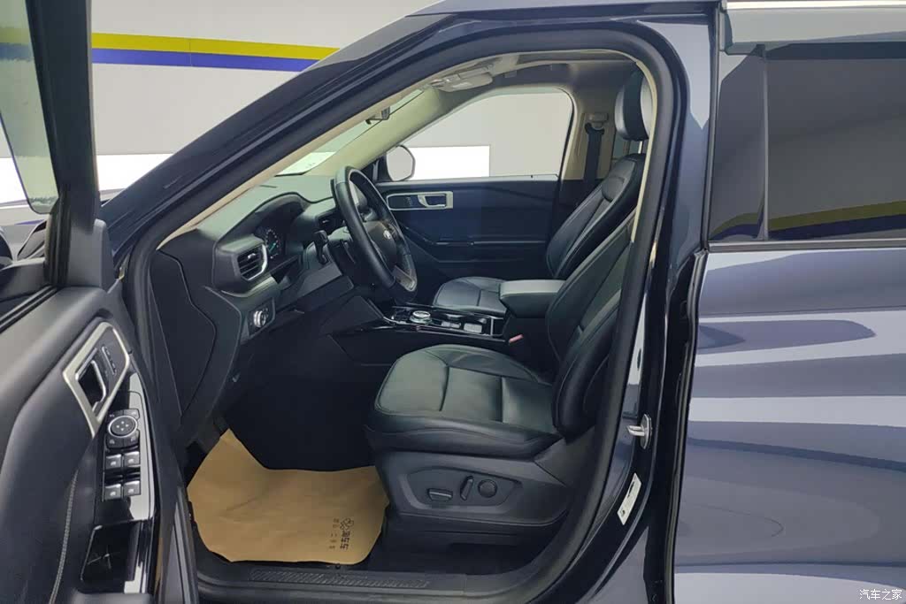 Ford Explorer, 2022 9