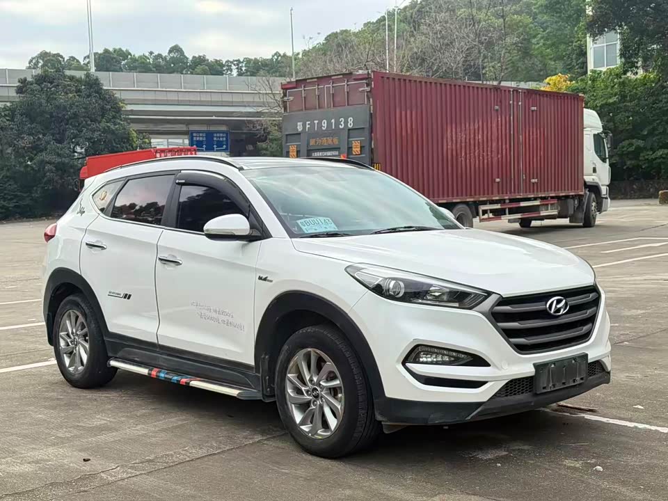 Hyundai Tucson