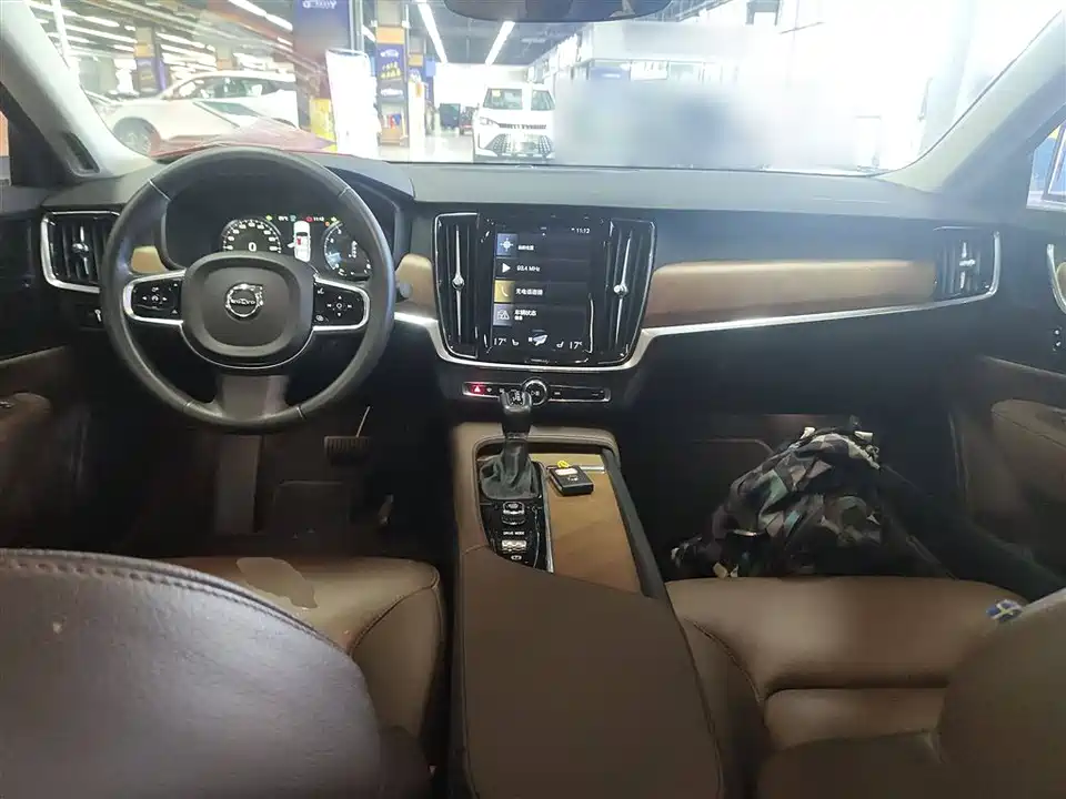 Volvo S90