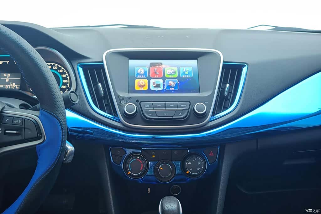 Chevrolet 320, 2018 13