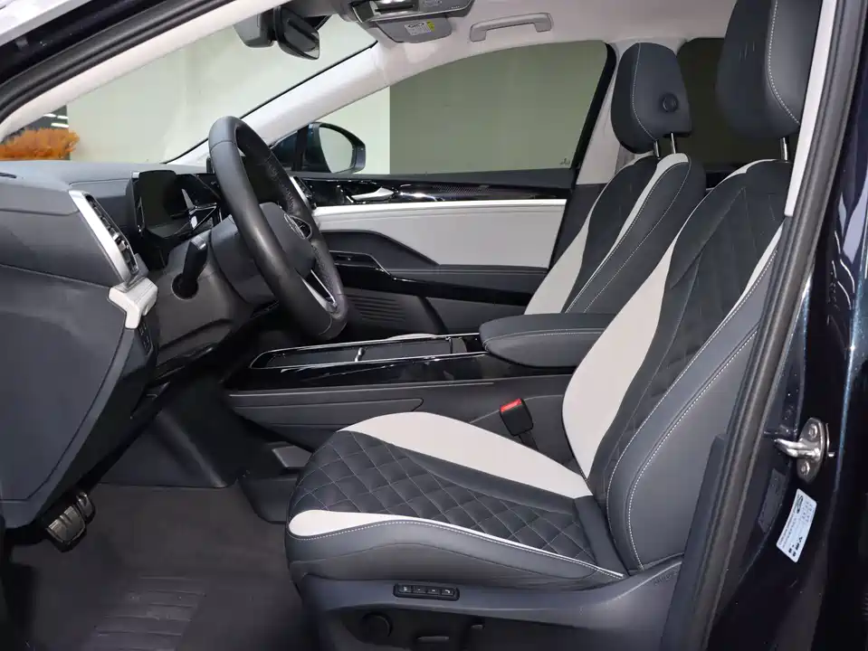 Volkswagen ID.6 CROZZ