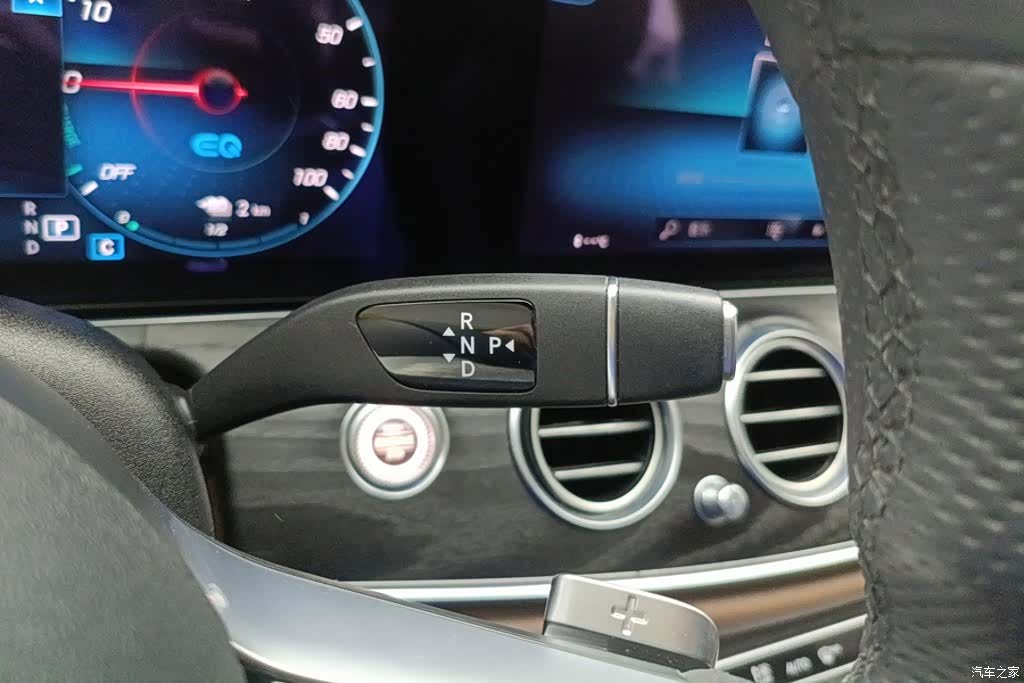 Mercedes-Benz E-Class, 2022 16