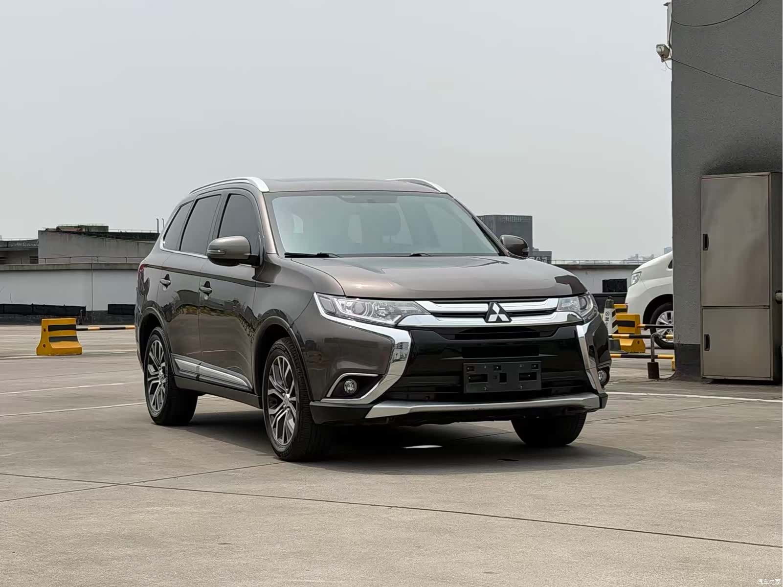 Mitsubishi Outlander, 2018 3