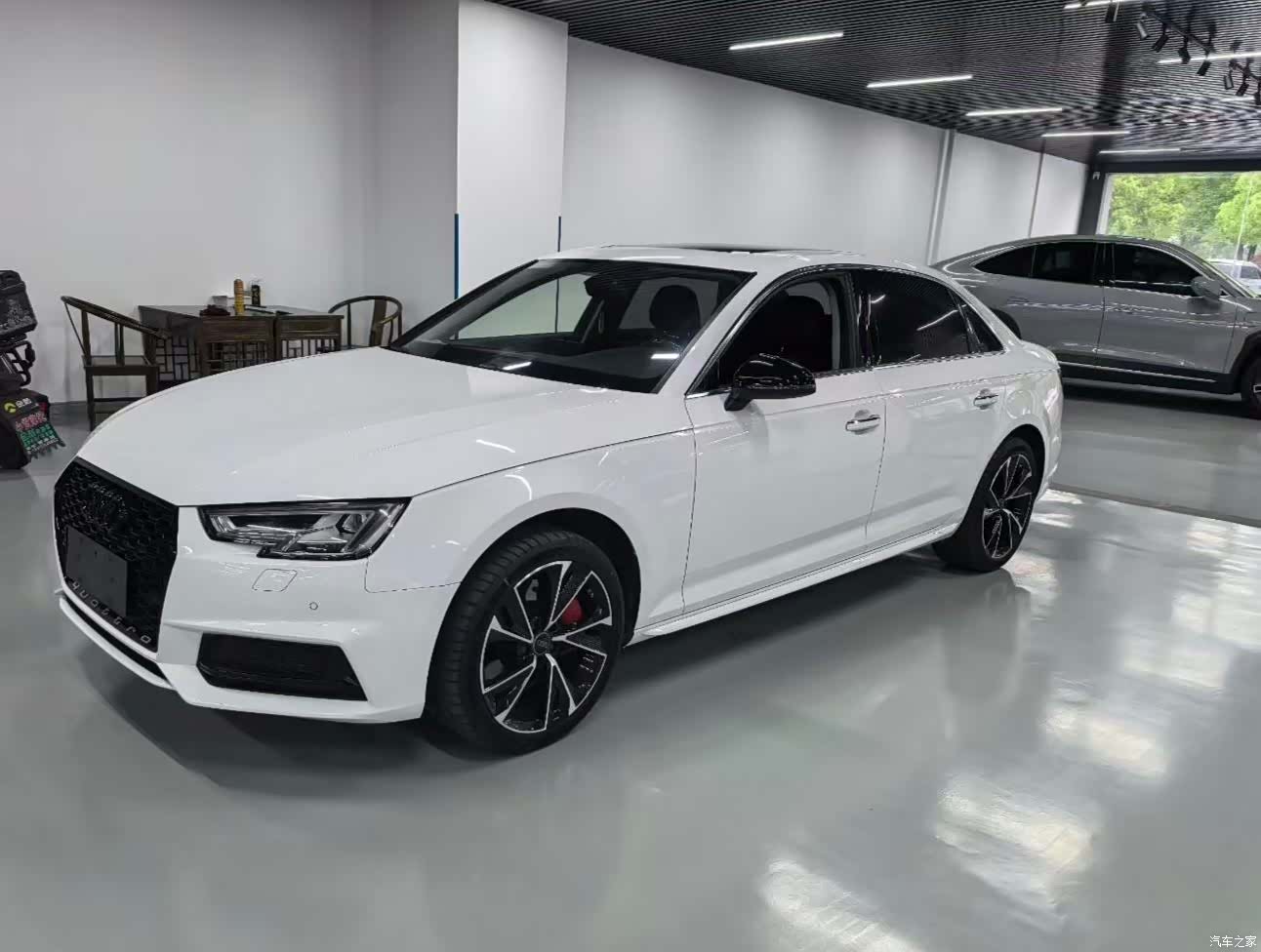 Audi A4L, 2018 1