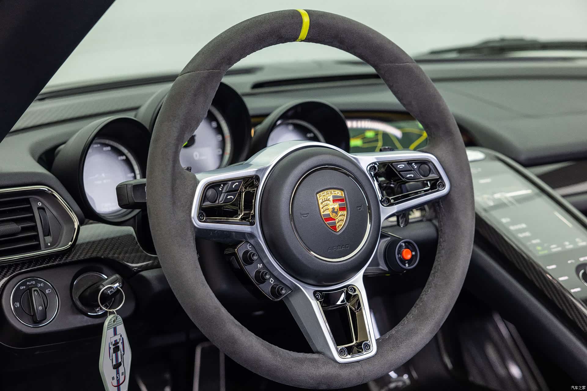 Porsche 918, 2015 17