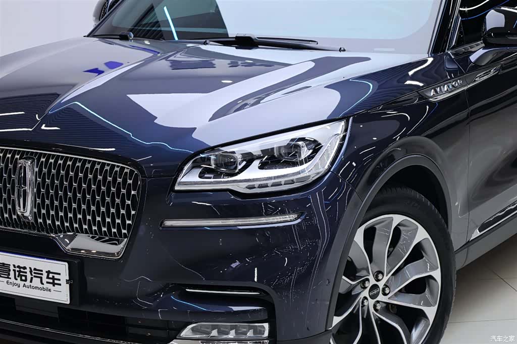 Lincoln Aviator, 2022 10