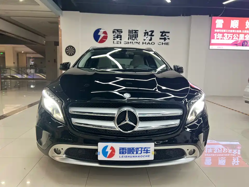 Mercedes-Benz GLA Mercedes-Benz GLA