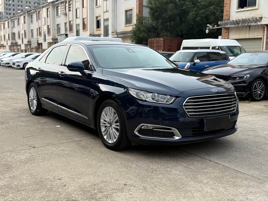 Ford Taurus 2016, фото 1