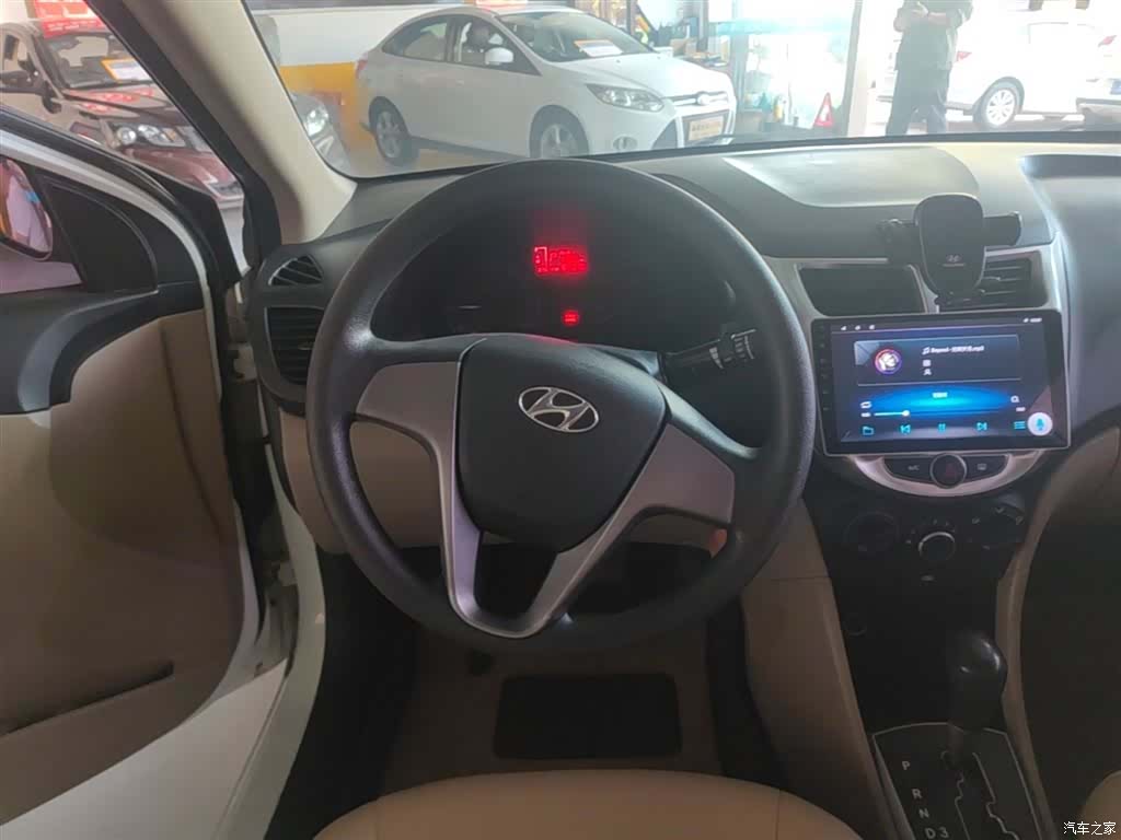 Hyundai GLS, 2015 11