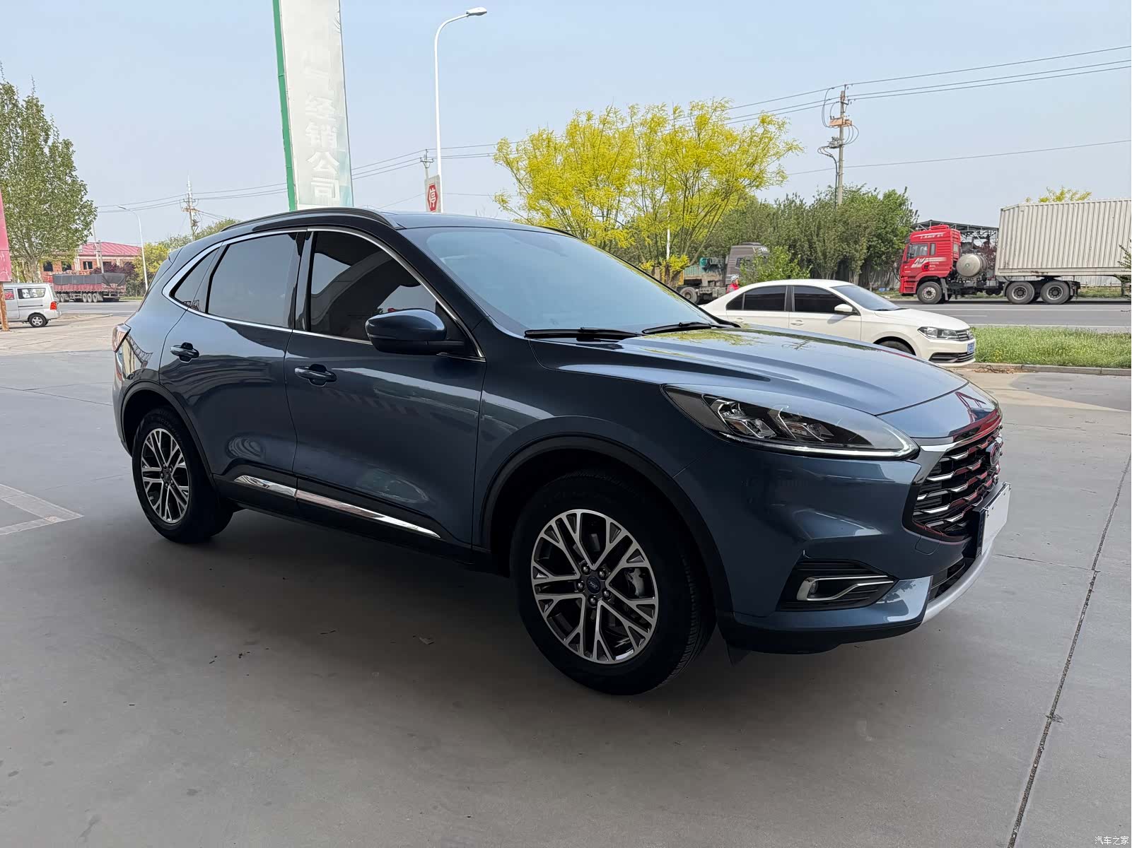 Ford Escape, 2022 3