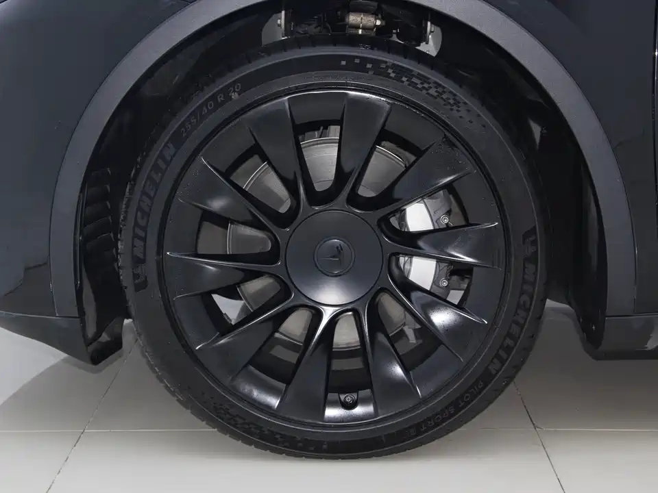 Tesla Model Y Tesla Model Y