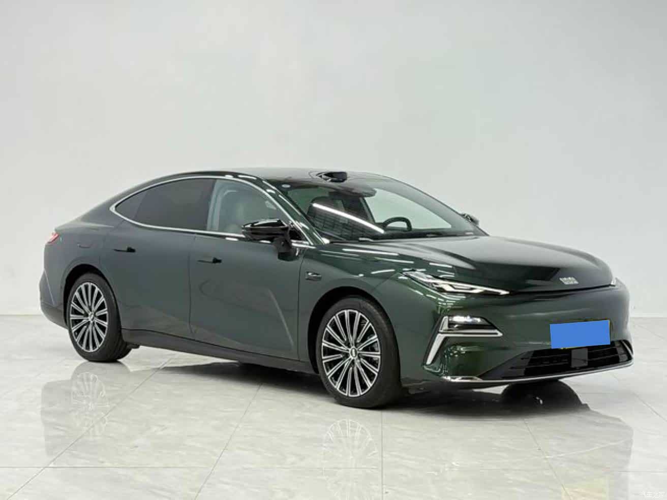 Geely 8, 2025 8