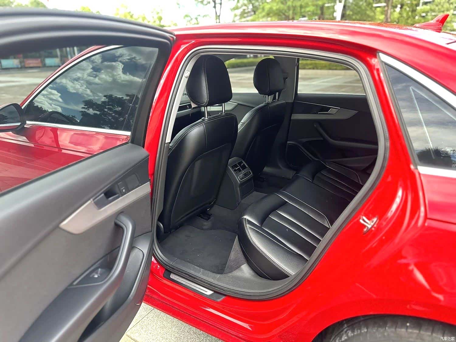 Audi A4L, 2018 7