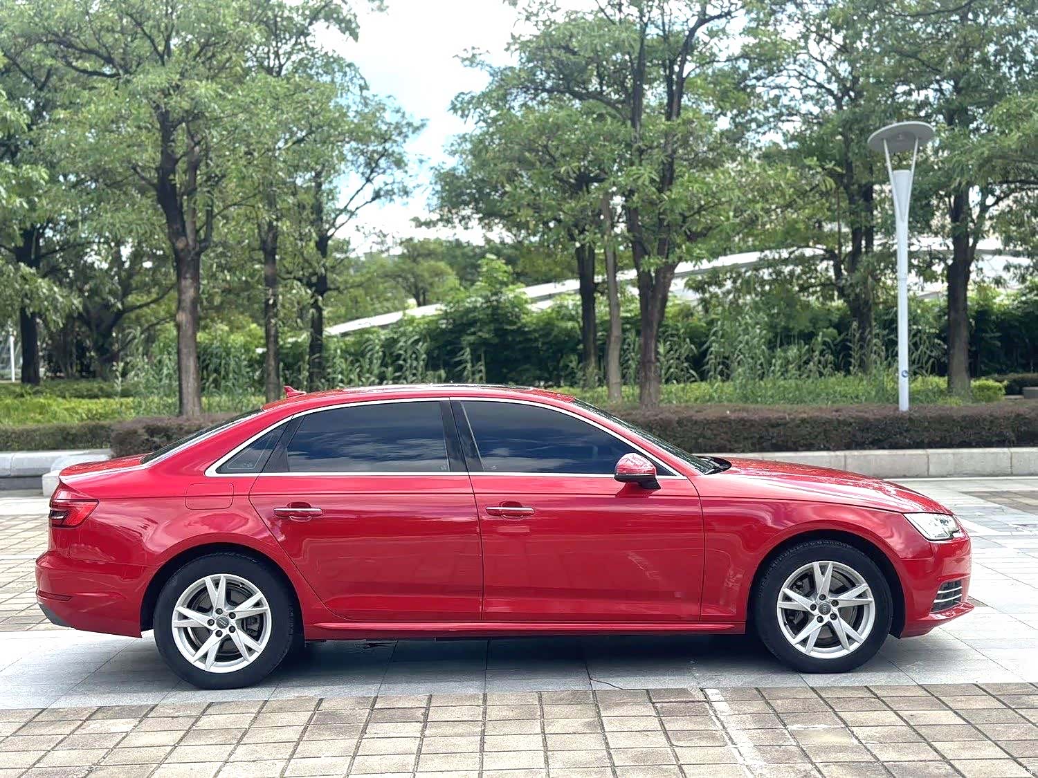 Audi A4L, 2018 3