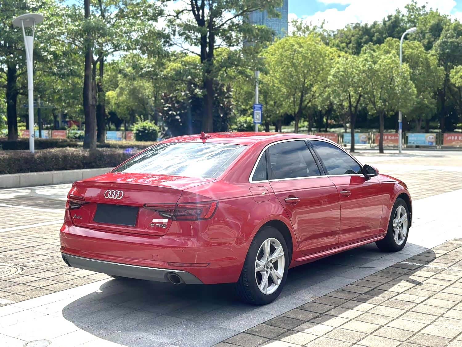 Audi A4L, 2018 9