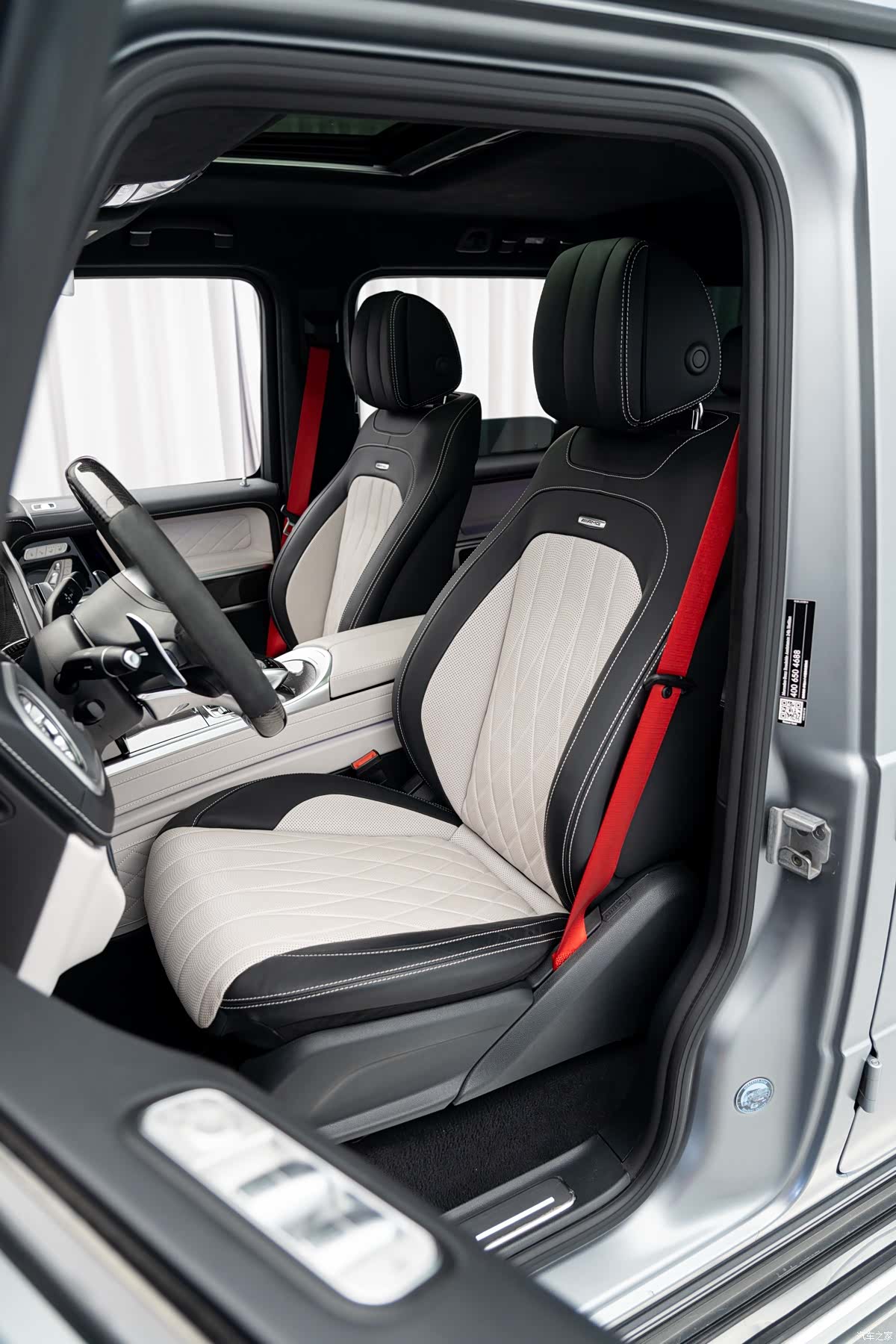 Mercedes-Benz G-Class, 2022 16