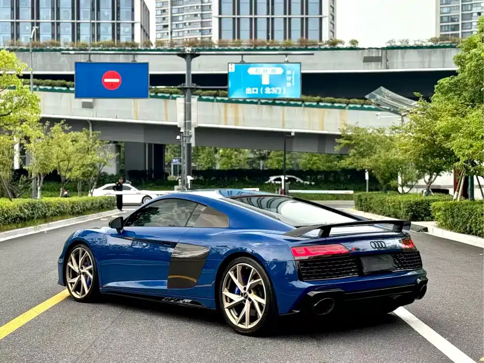 Audi R8