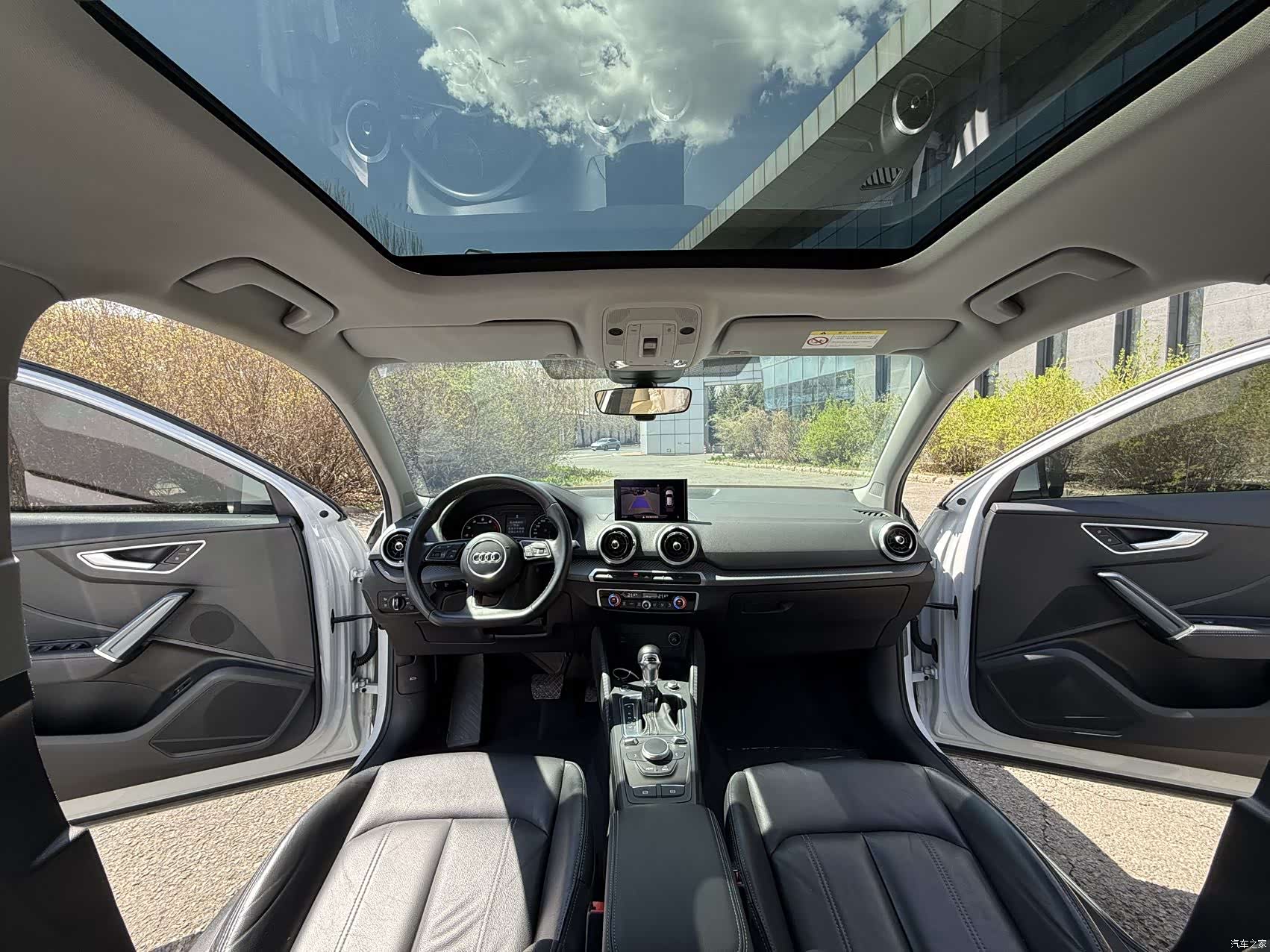 Audi Q2L, 2022 9