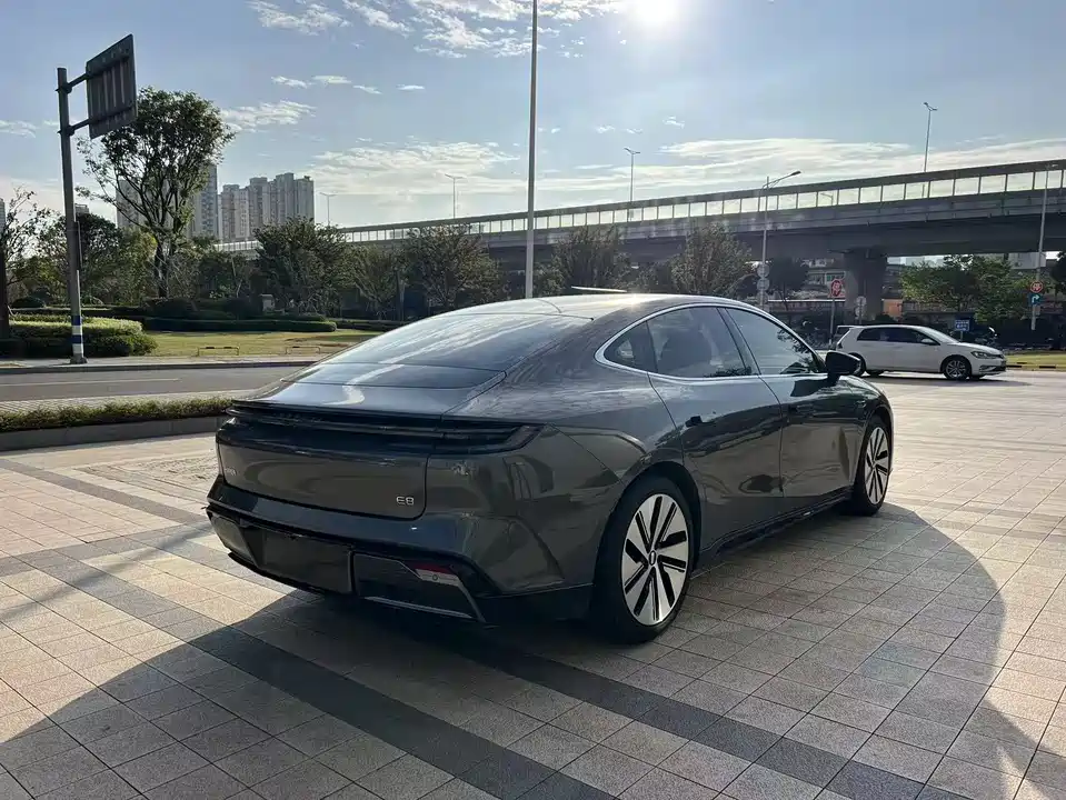 Geely Galaxy Galaxy E8