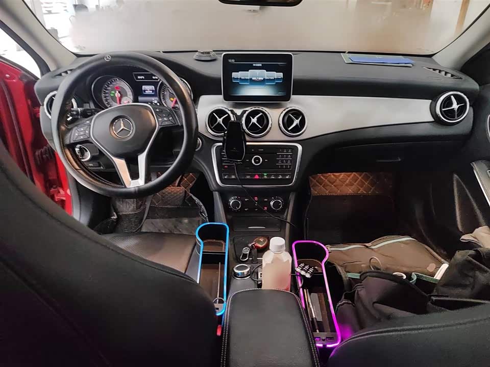 Mercedes-Benz GLA Mercedes-Benz GLA