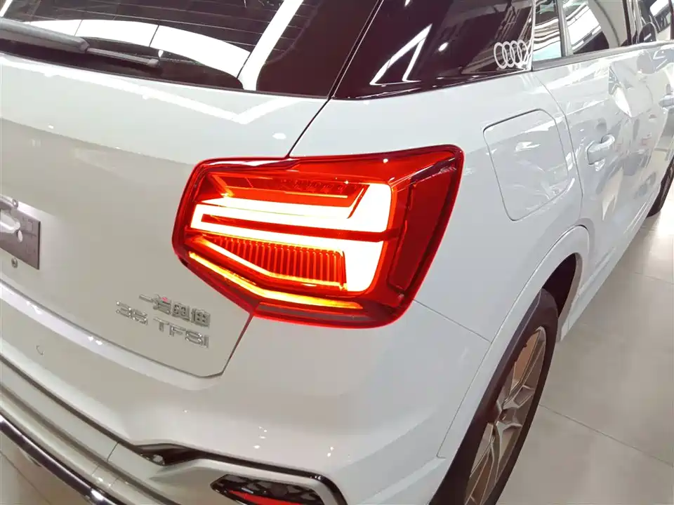 Audi Q2L Audi Q2L